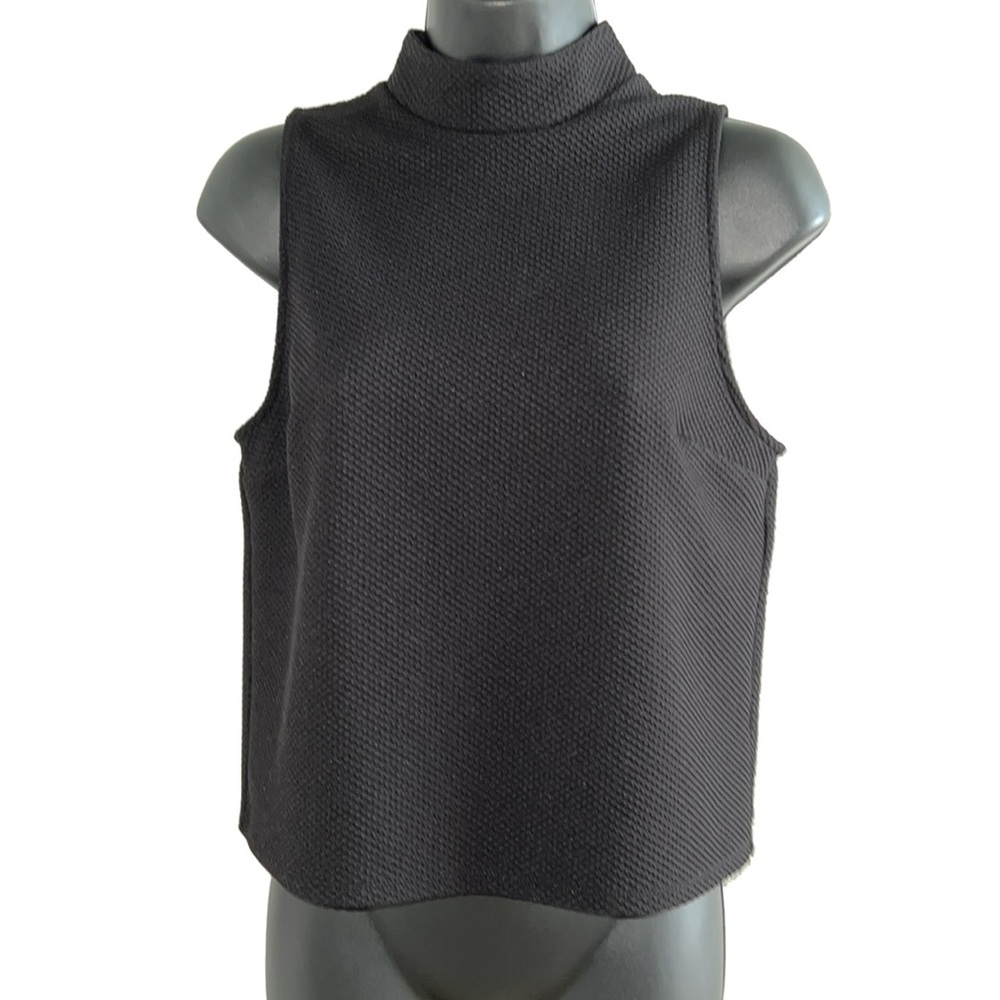 Express Set of 2 Black & White Sleeveless Shirts